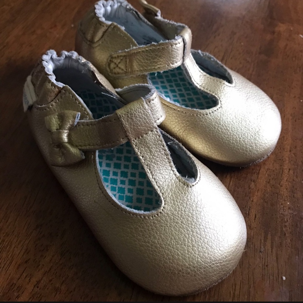 Gold leather shoes